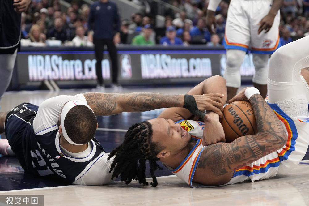 表现感到不 表现感到不