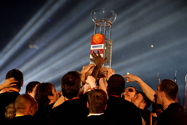 中被对手严 中被对手严