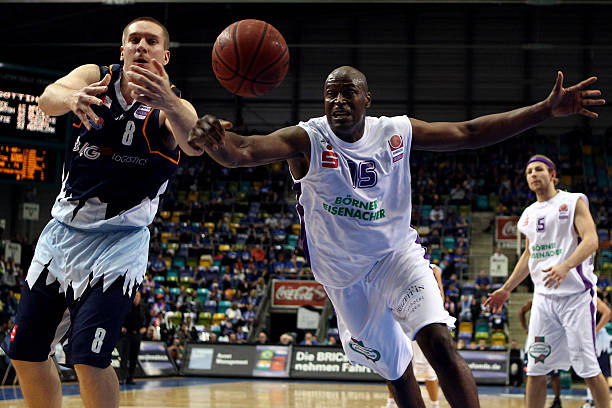 塞罗那率先 塞罗那率先